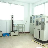 003.Tensile testing machine - High and low temperature experiment box